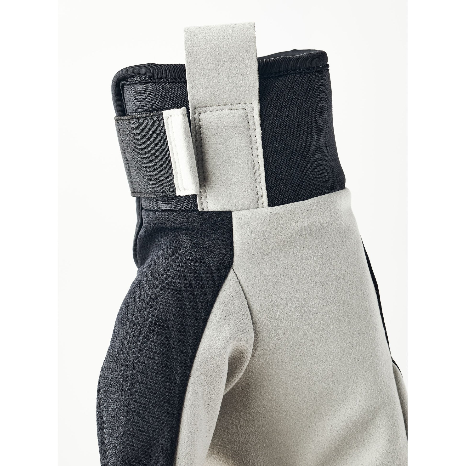 Hestra Wool Terry Windbreaker Split Mitt - Vindtät handske i svart