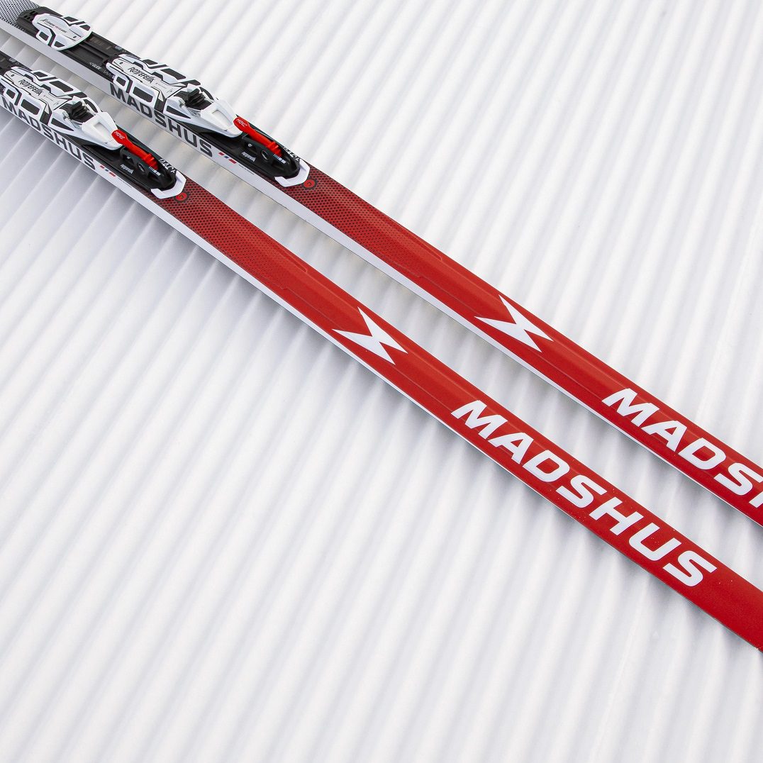 Madshus Redline 3.0 F2 Skate snabba skateskidor för hård snö